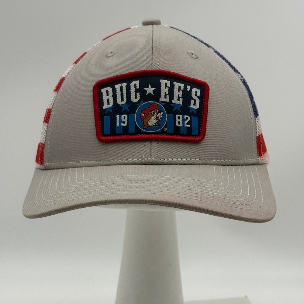 Buc-ee's American Flag Mesh Trucker Hat Grey Patriotic Snapback Cap 1982 Patch